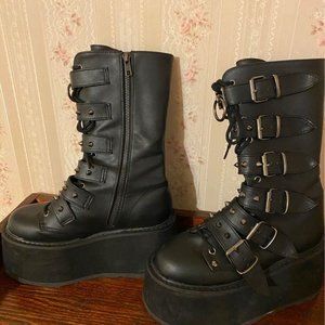 Demonias Damned 225 Size 7